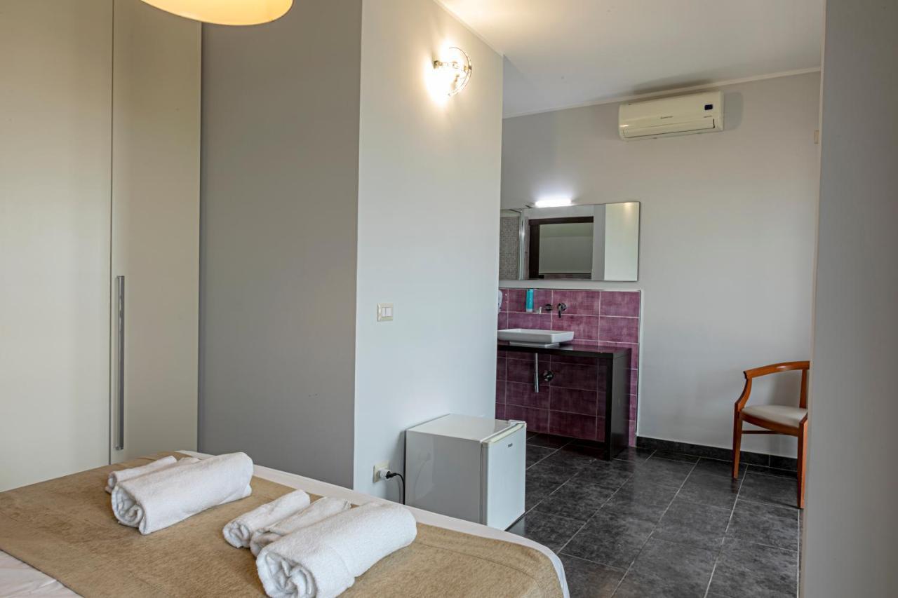 B&B Bellavista Margherita Di Savoia Bagian luar foto