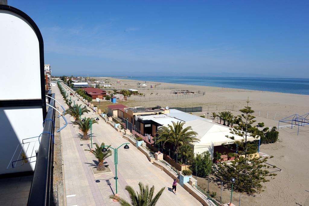 B&B Bellavista Margherita Di Savoia Bagian luar foto